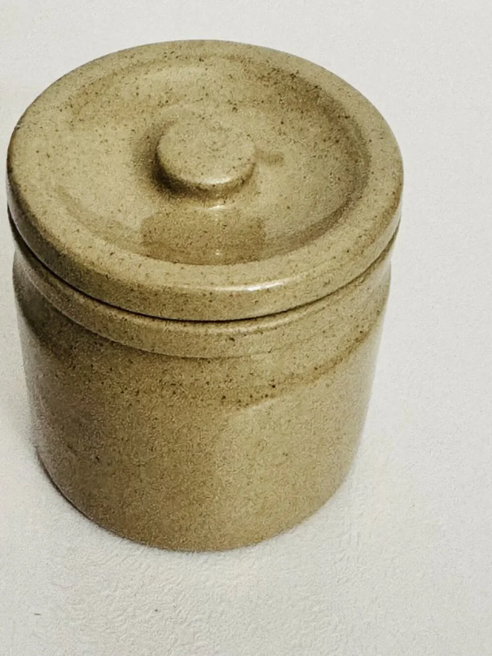 Vtg English Butter Stoneware 2.5x2.5 Pottery Beige Glazed Crock with Lid READ
